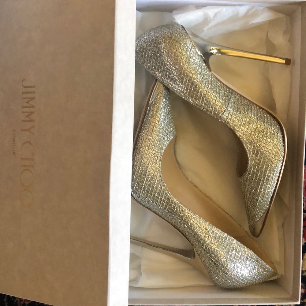 Shoes - Picture 2 of 6